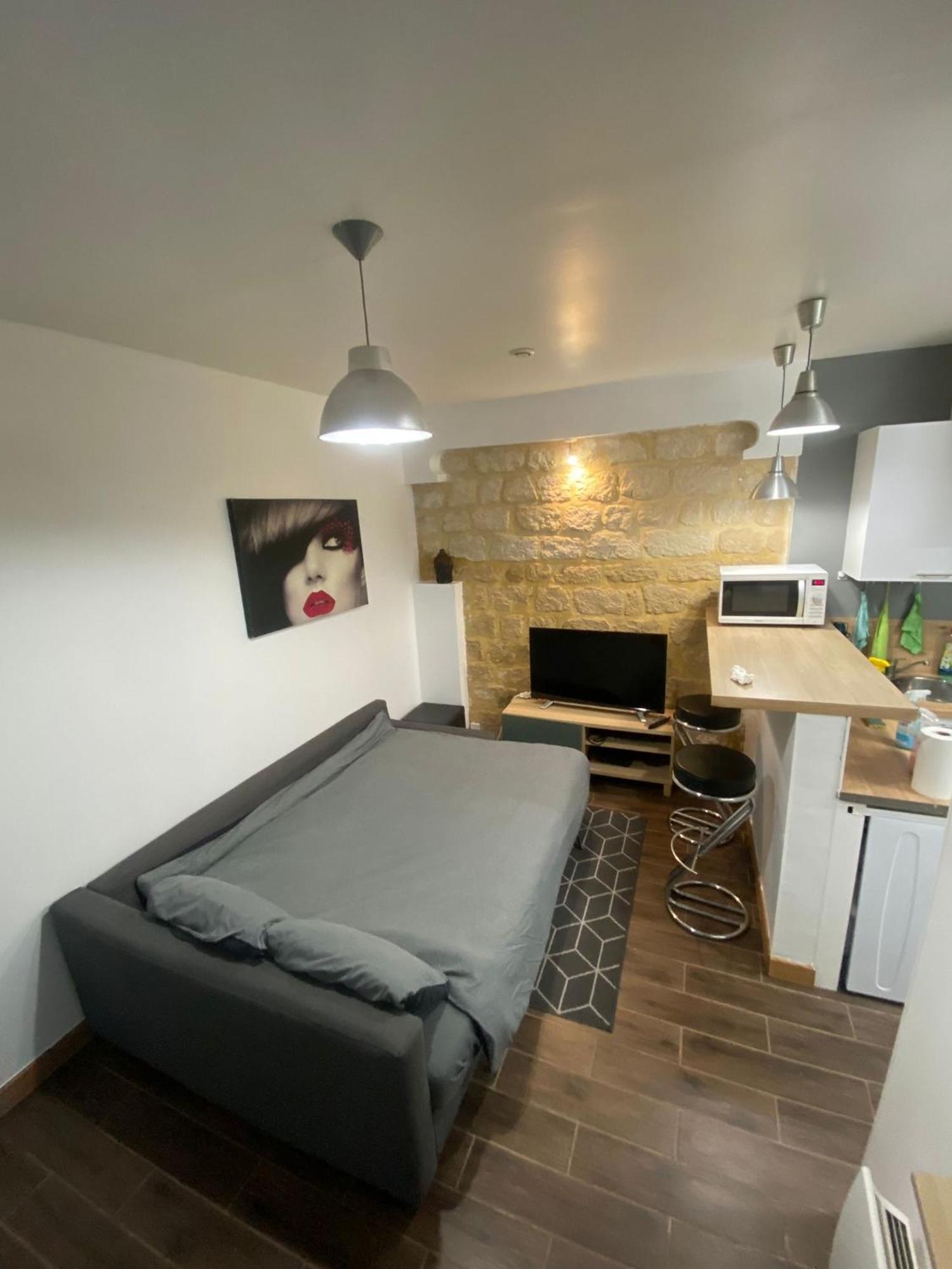 Agreable Appartement In Montmartre Paris Exteriör bild