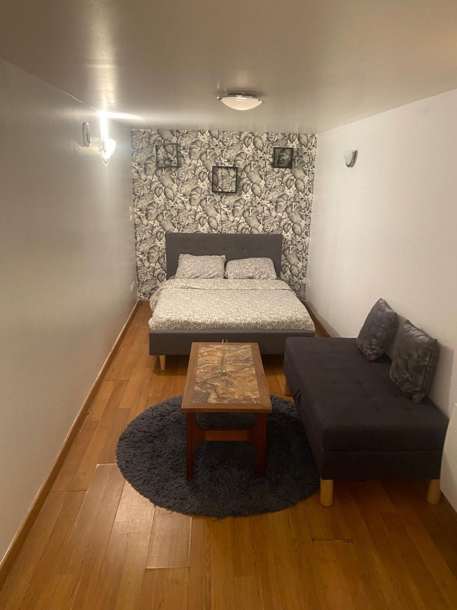 Agreable Appartement In Montmartre Paris Exteriör bild